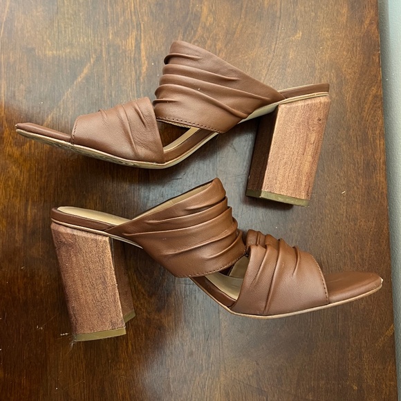 Halston Heritage Kiera brown leather pleated sandals size 8 - Picture 11 of 15